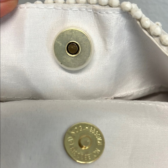 Antik Kraft White ✨🤍 Beaded Shoulder Bag with Fringe - Picture 8 of 9